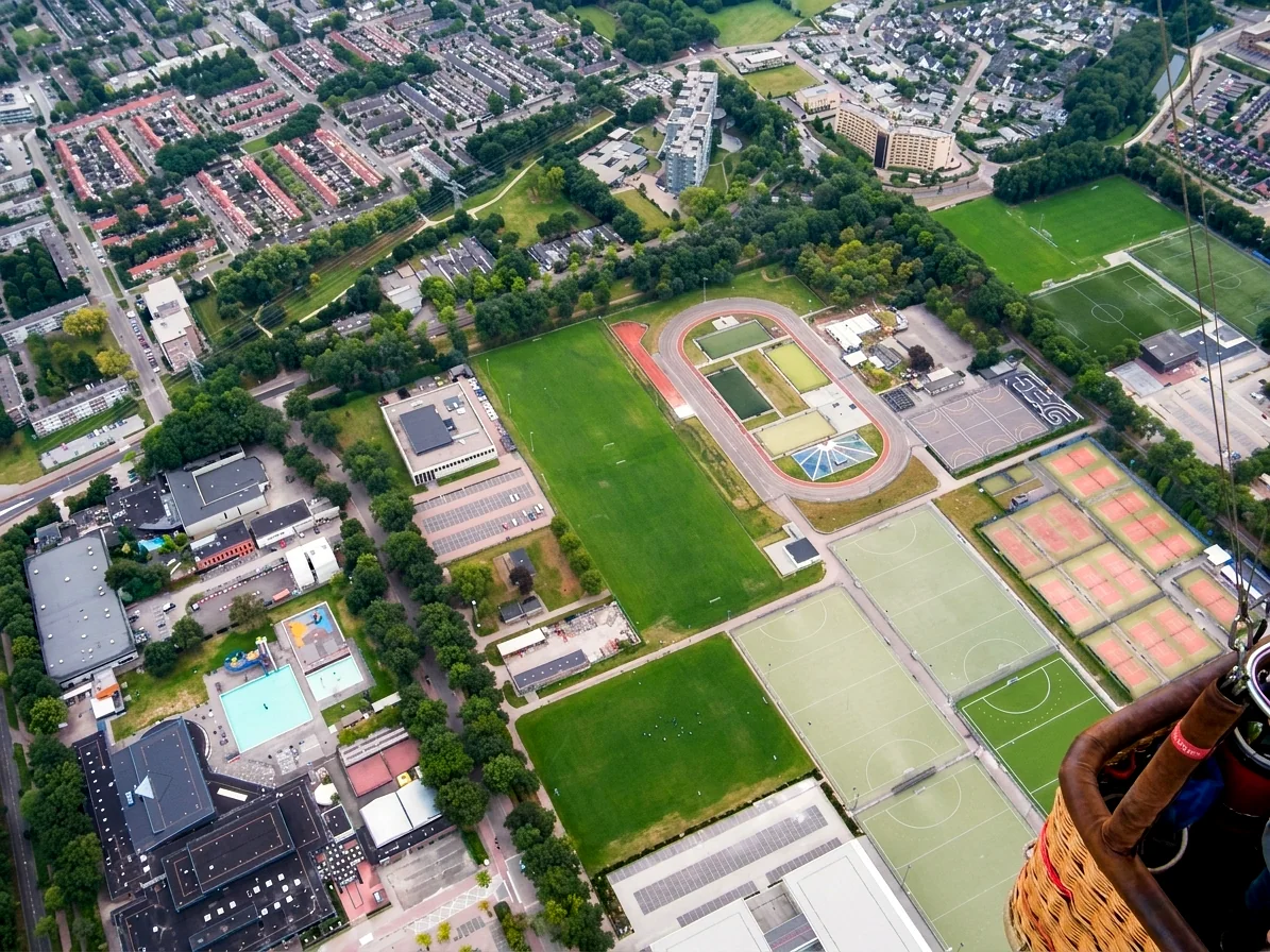Brabants landschap rond Sint-Michielsgestel vanuit de luchtballon (sfeer 2)
