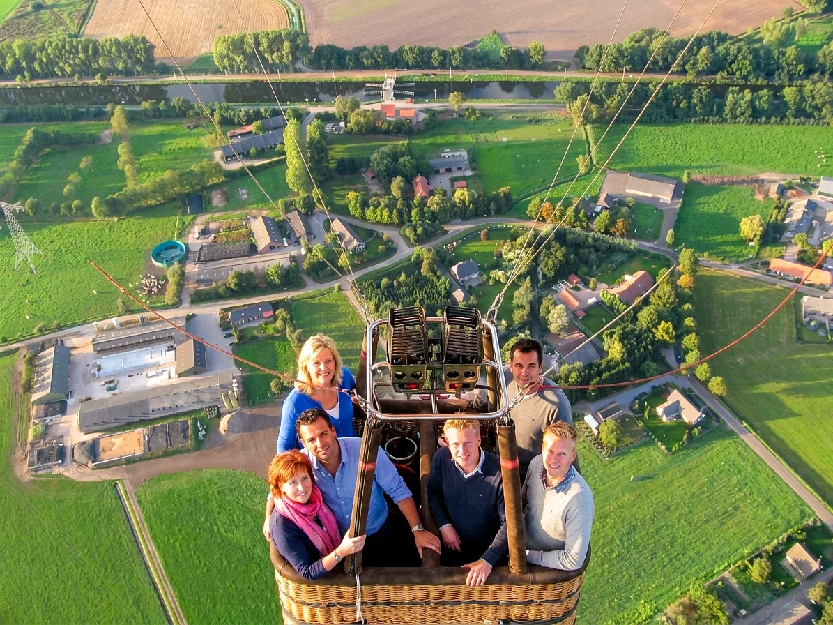 Brabants landschap rond Veghel vanuit de luchtballon (sfeer 2)